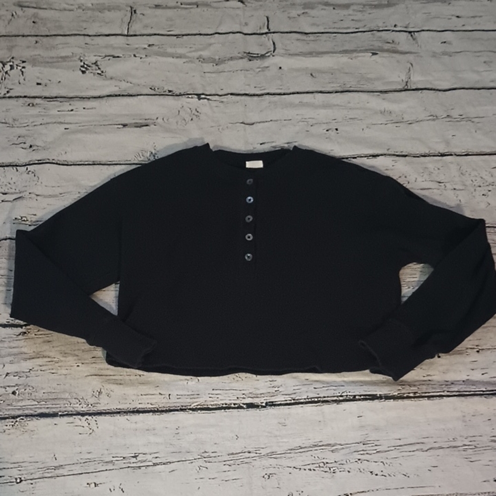 Wilfred Free Aritzia Black Crop Henley Top XS